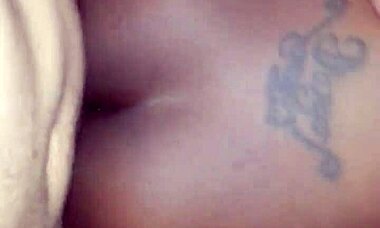 Hey, se denne tæve tager den i røven første gang nogensinde