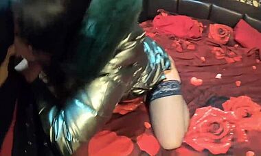 my husband's friend in bed, i suck him hard!