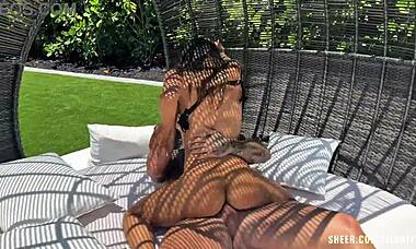 Filoufitt and Essie engage in intense public sex with huge cumshot