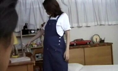 Pregnant Asian woman gets her pussy fucked hard in a group threesome with amateurs and cumshots