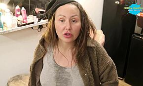 신음하는 틴 18+ 딜도 격렬 타기 😩