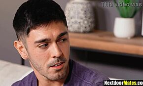 Hetero kaveri saa homo kämppiksen syväkurkku avun