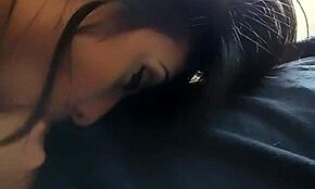 Bella Ragazza Latina Succhia Cazzo Piccolo 18+ con Fame Intensa.