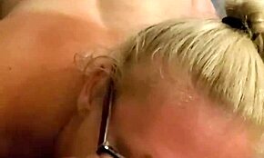Hotassunicorn Takes a Facial in Wild Amateur Action