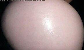 Горячая белая девчонка спрашивает: Как глубоко этот ббс войдет в мои порванные леггинсы?