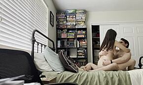 Προκαταρκτικά με σέλα με ατελείωτα φιλιά και οικεία σεξ στιγμές σε μια ζεστή ρετρό νύχτα. Ξαναζήσε το πάθος των μπλε ταινιών από 1-19-23.