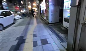 Sledovanie skutočného rande páru v Osake Shinsekai a Nishinari, zachytávanie každého intímneho momentu v súkromnej vile.