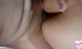 Kurba prijatelja jebe in požira spermo, posneto