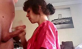 Poranna opowieść o mamie dającej ręcznego aż do wytrysku