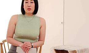 Prvo snemanje poročene ženske Chigusa globoko v akciji