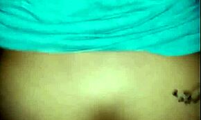 Šukám svou hubenou latinskou teen 18+ sousedku ve 4 ráno! Rodiče netuší, že je pryč!