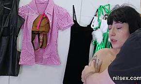 Грязная молодая 18+ терпит brutal анал терапию в психиатричке