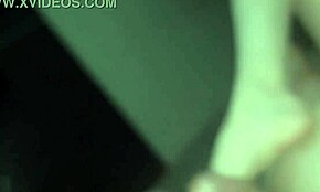 ดูดควยแบบสมัครเล่นและดูดสุดอร่อย แถมถูที่หีเปียกชื้น!