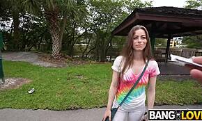 Красиви крака доминират голям член с Jay Bangher и Renee Rose