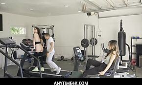 Styvfar njuter av fri användning på liten 18+ asiatisk tonåring 18+ styvdotter och hennes vän Alexia Anders Mia Taylor