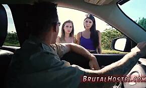 Parker London iki genç sürtükle sıkı bağlanıp sert oyun oynuyor