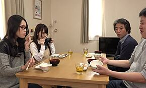 ¡Guau, espasmos vaginales de hermanastra en sesiones creampie sin parar!