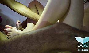 Prelepa plavuša Ruskinja zadirkuje svojim malim 18+ stopalima