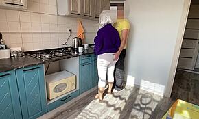 Матура MILF жуди за аналом и блоуџобом са пасторком