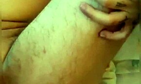 Bu travesti sürtük trans erkeğin amını sertçe sikiyor