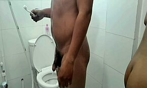 Tuš zabava sa dečkom prerasta u vrelu oralnu akciju u epizodi 64