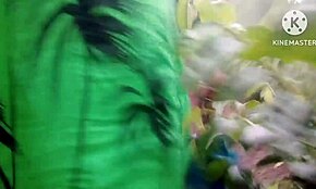 इंडियन देसी भाभी जंगल में रफ डिल्डो प्ले के साथ वाइल्ड हुई 😜