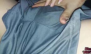 Brincando debaixo dos lençóis com minha vizinha morena gostosa