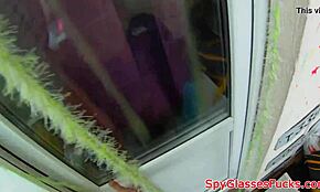 Prava tinejdžerka 18+ uhvaćena na POV sa spermom na sisama