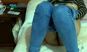 友達の継母がルールにも関わらずアナルで深く突かれる