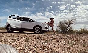 Cuplu milf amator oprit pentru sex cu pulă mare în deșert