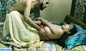 ภรรยาอินเดียเบงกอลสวยน่าดูเย็ดตัวแทนเงินกู้ในซีรีส์เซ็กส์ร้อน