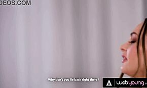 مثلية مخفية أفتن أوبال تجري مقابلة مع مثلية مفتوحة نيكول ناش في لقاء ساخن