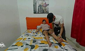 내 최고의 친구가 내 자지를 핥고 내가 그녀의 주스 나는 보지를 맛본 후. 그녀의 큰 엉덩이가 나를 미치게 해!