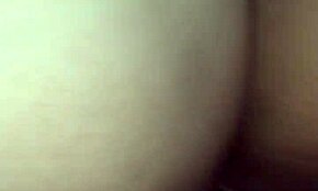 이 불륜 아내가 도기 스타일로 젊은 18+ 친구한테 크림파이 당해!