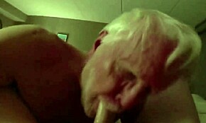 Skäggig farfar suger kuk känns så jävla bra