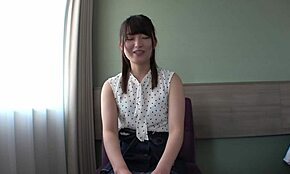 야, 이 아마추어 마유리가 거친 피스톤에 얼마나 민감한지 봐?