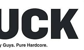 Stuck4k, flintskallig kille, vill du spika den sexiga röven? Stick min kuk i hennes tighta fitta nu!