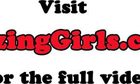 Skutečný sestry z sorority se vrhnou do divokýho lížání piček na večírku