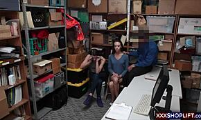 سارقون يتم القبض عليهم في لقاء مكتبي