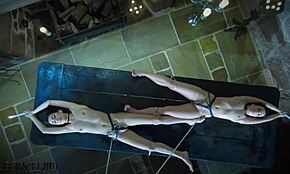 粗暴恋物性交顺从少女被主人绑住！