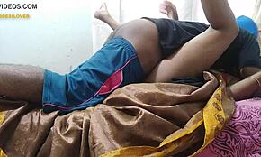 Student knullar indisk sjuksköterska hemma hos läraren i het XXX-video