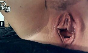 Cindy Shine perversa cavalca forte in sesso taxi