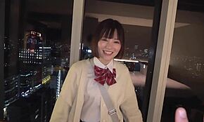 ホノカ18、夜のナイティーデートで首輪プレイ 😈