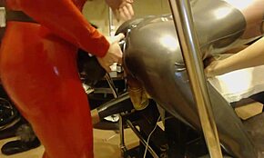 obří strapon akce v domácím bdsm klipu