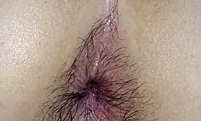 Rozťahovanie a prdenie počas intenzívneho amatérskeho jebania MILF