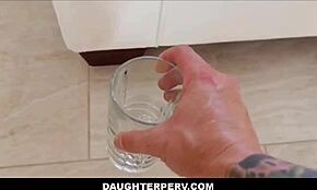 สาว 18+ ลูกเลี้ยงเมาหนักโดนพ่อเลี้ยงลงโทษแรง - แพมเมล่า มอร์ริสัน ไอค์ ดิเอเซล