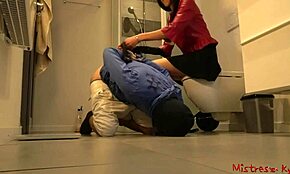 女主人回家激烈打屁股和BDSM虐待奴隶高清版