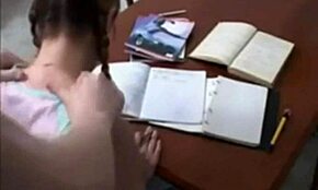 Doma sám se sestrou, dnes jen chillujeme 😊