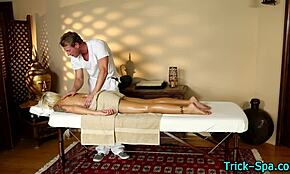 Massierte junge Braut auf versteckter Spycam in heißer Session erwischt