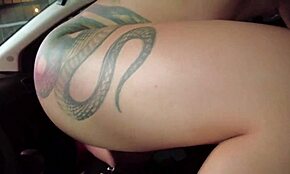 실비아 리아그, 차 안에서 세게 박힘, 와! 🚗